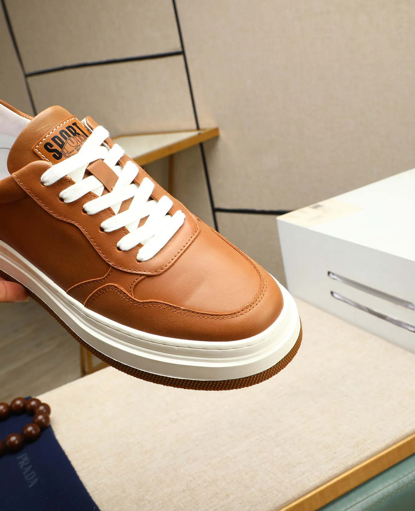 Men's men's shoes 💰440 high-end version. PRADA (Prada) men's casual style, compare the quality at the counter 🧚🏿♂️Imported cowhide fabric 🐎Water-dyed comfortable and soft cowhide lining for feet 🐂Genuine leather outsole with label 🎉 Size 38-44. Can be customized for 45💥🏆